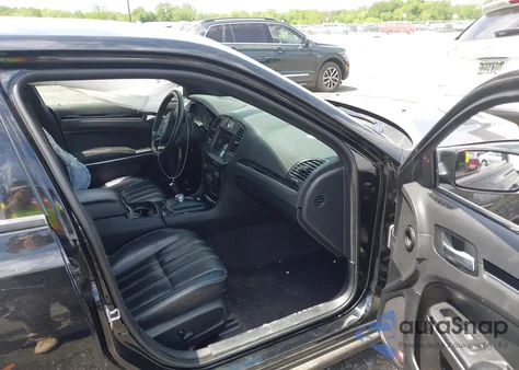 2017 Chrysler 300 300S z USA, uszkodzony, nr VIN 2C3CCABG4HH593569